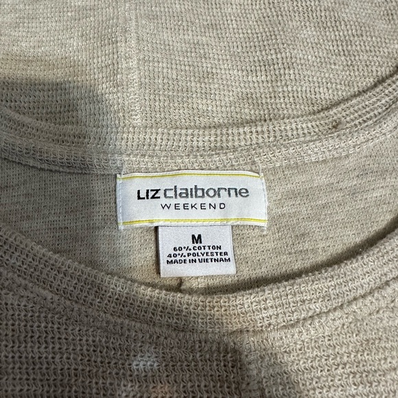 Women’s Liz Claiborne Sweater, Size Medium - Picture 9 of 10